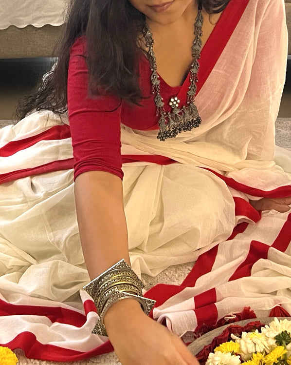 Ameyaa(Laal Sada Saree)